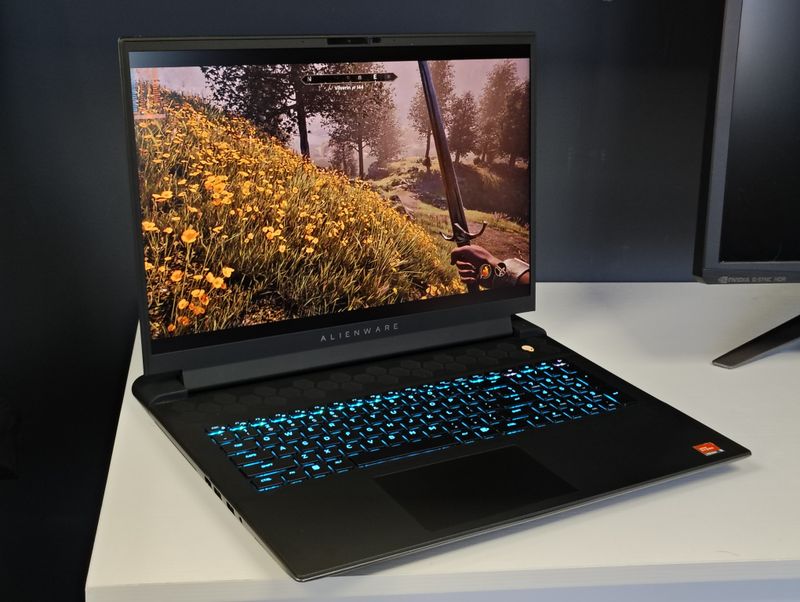 Alienware R1 Gaming Laptop