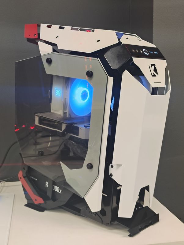 &quot;Gundam&quot; Custom Built Gaming PC