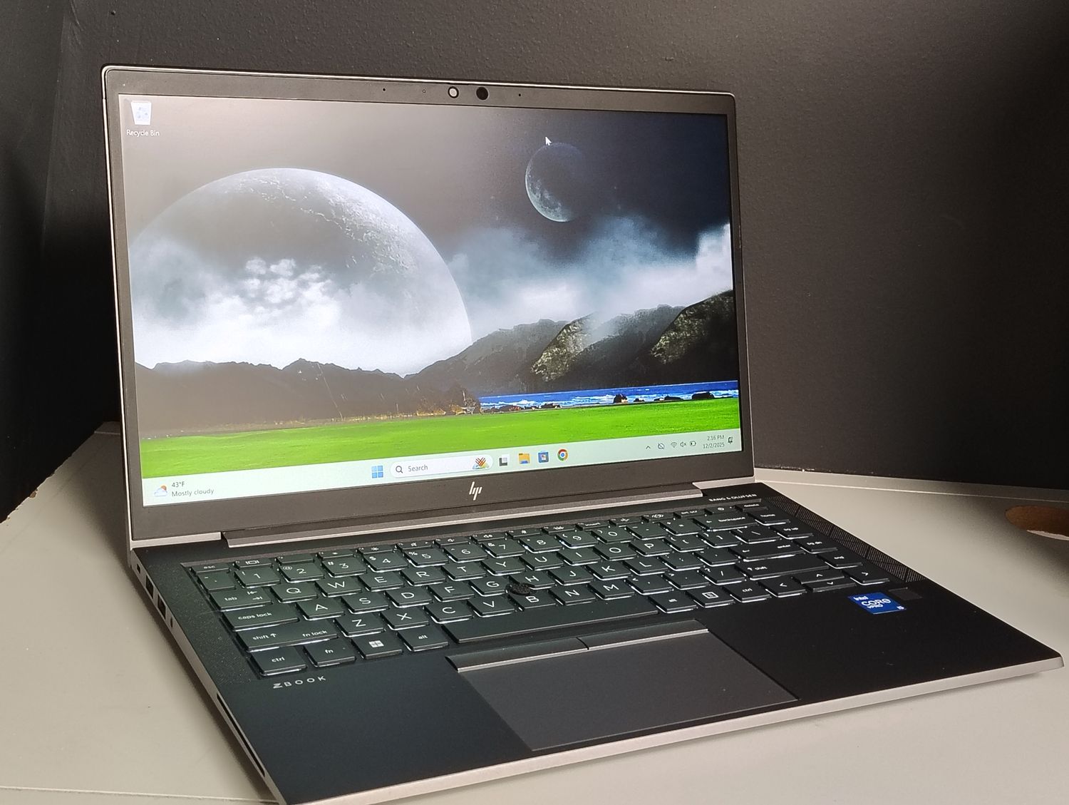 HP Firefly 14 G8 Laptop