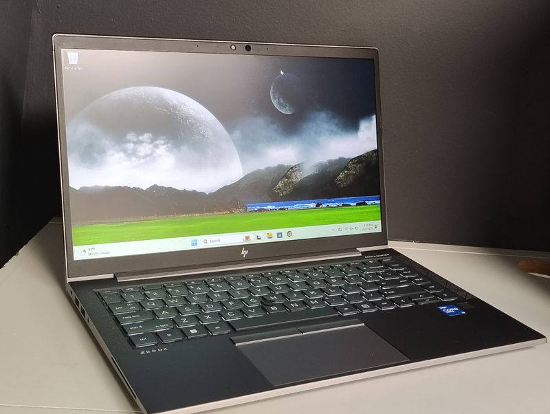 HP Firefly 14 G8 Laptop