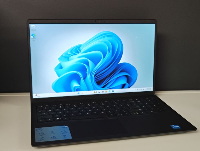 Dell Inspiron 15 3520