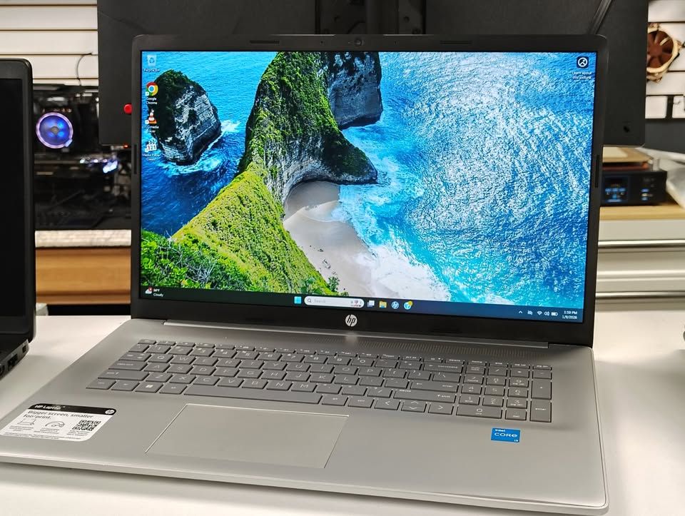 HP Laptop 17 CN003DX