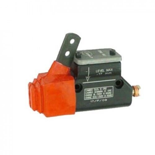 9) DR Rear Master Cylinder V05 Complete