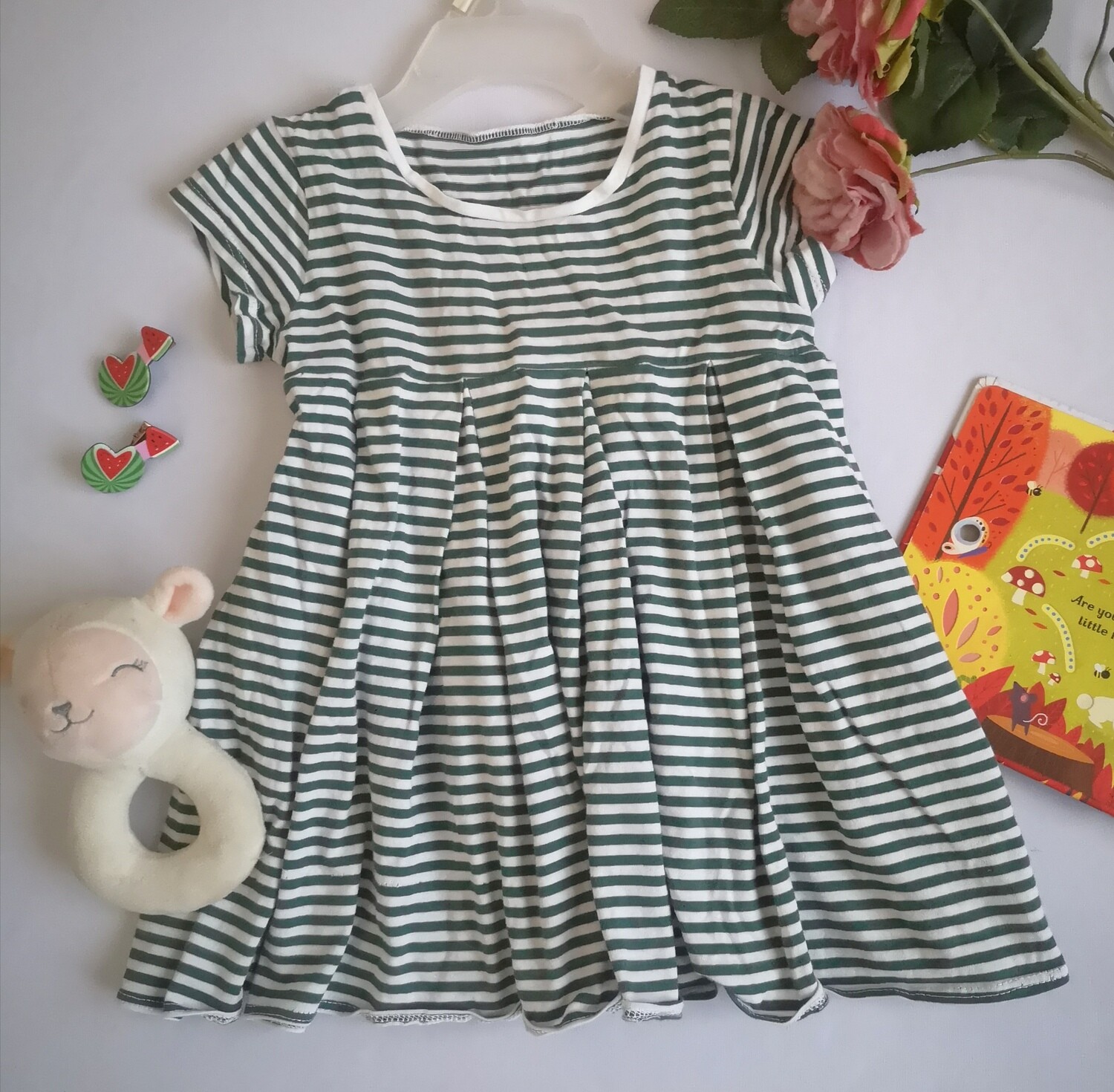 VESTIDO CON BOLSAS A LOS LADOS INCLUYE GANCHITOS