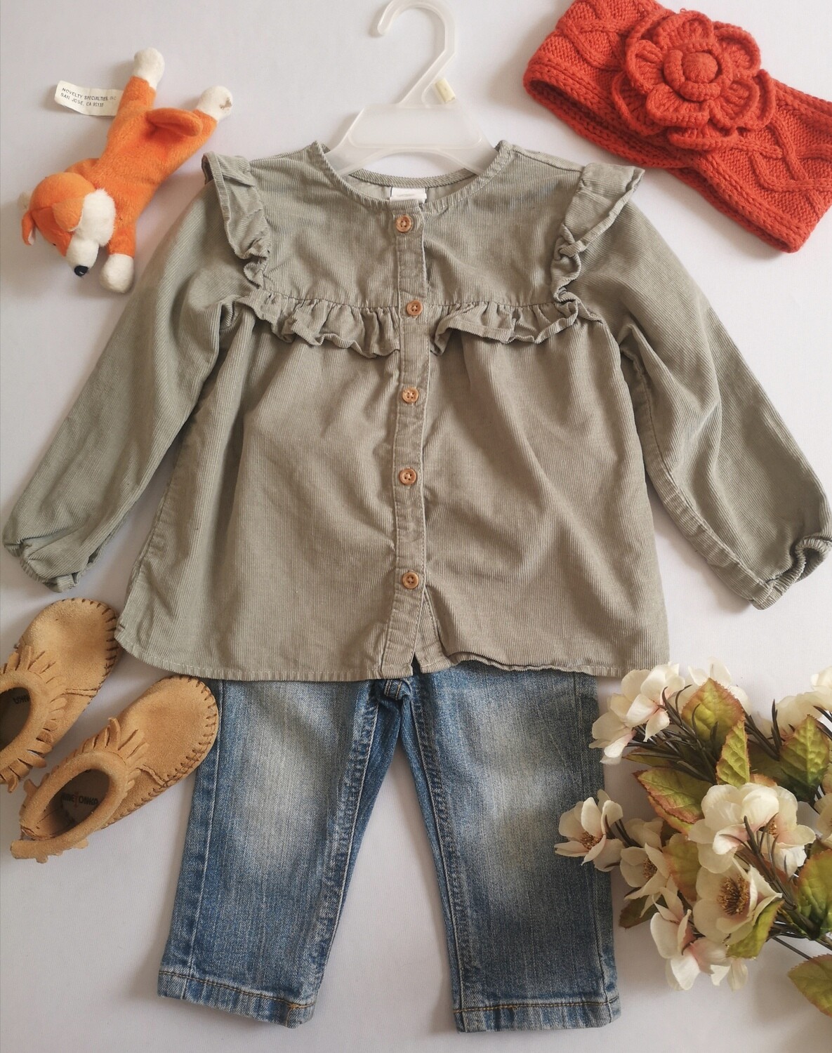 JEANS Y BLUSA DE CORDUROY SUAVE