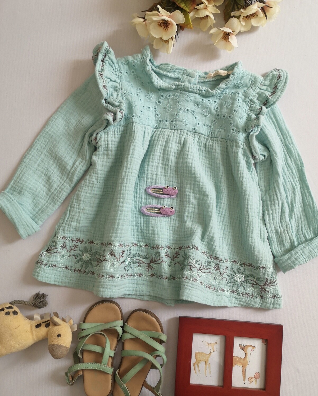 BLUSA BORDADA DE ABAJO INCLUYE GANCHITOS
