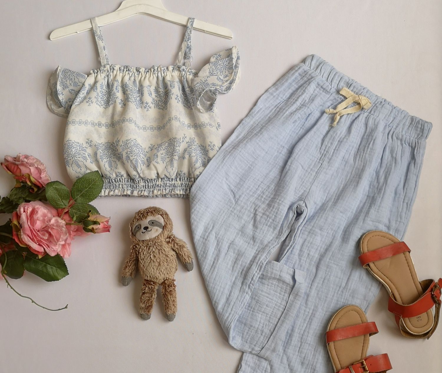 CROP TOP CON PANTALON