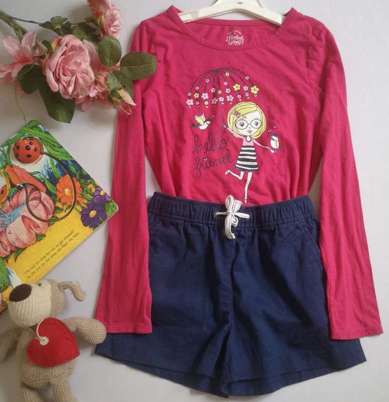 SHORT CON BOLSAS A LOS LADOS Y BLUSA