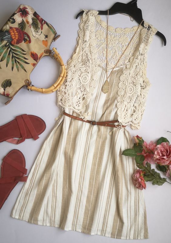 VESTIDO CON CHALECO DE ENCAJE