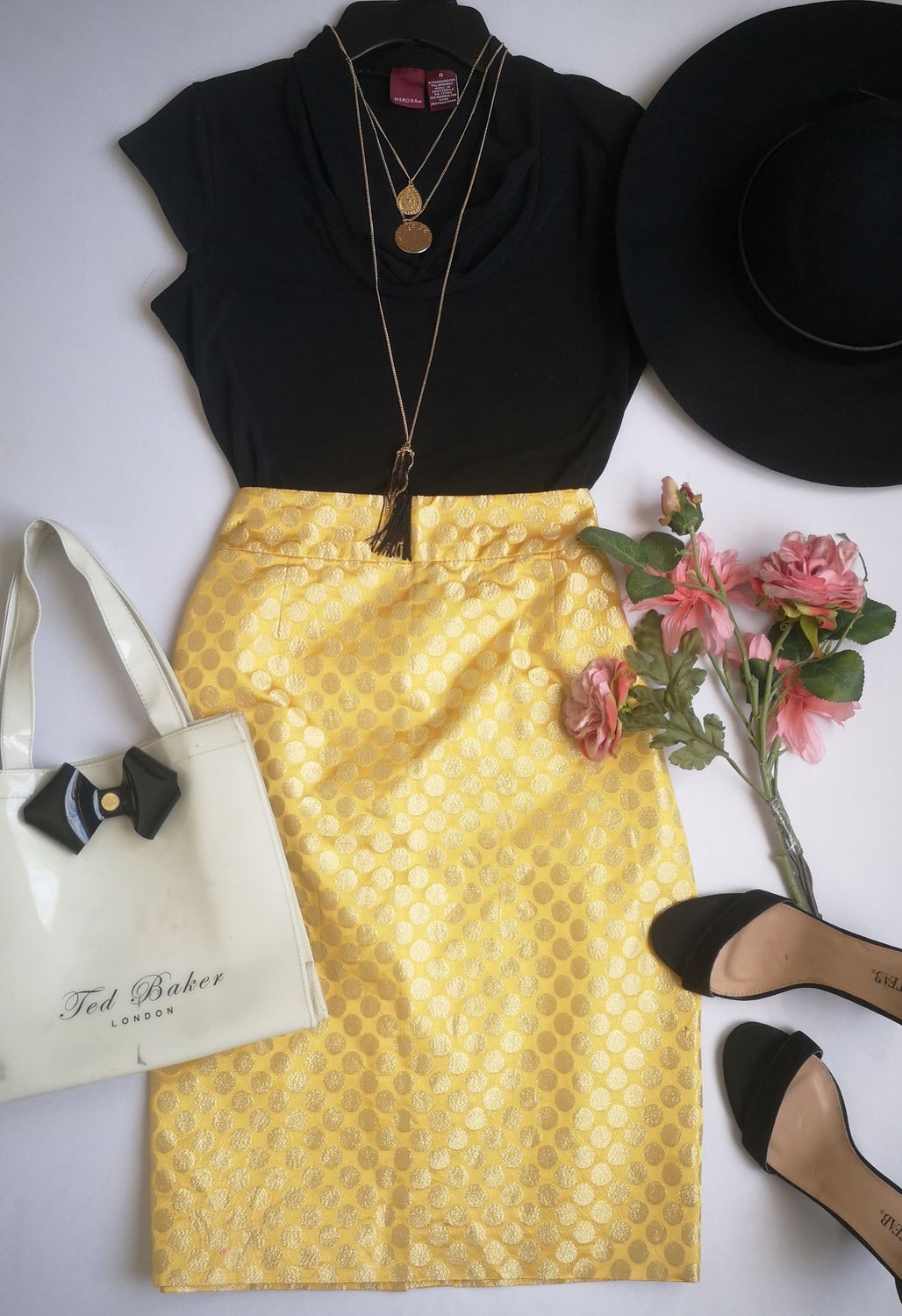 FALDA TIPO SEDA CON BLUSA ⚓