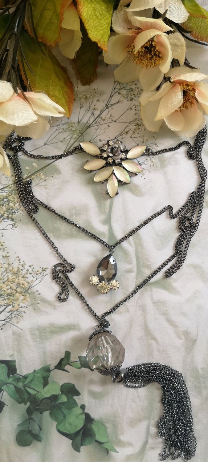 COLLAR