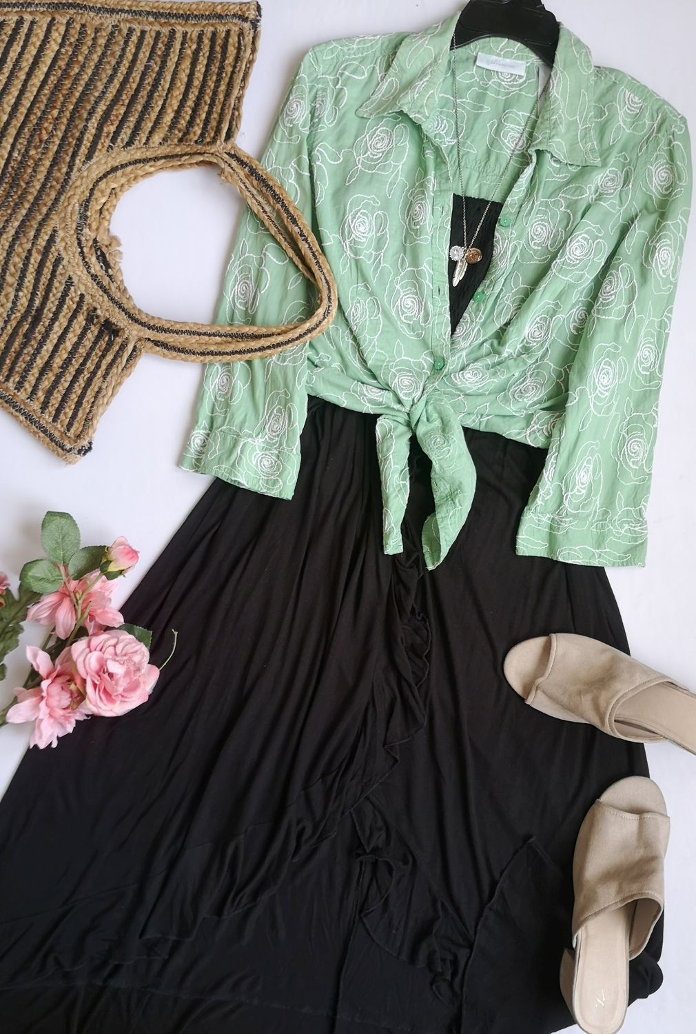 VESTIDO STRAPLESS CON BLUSA BORDADA