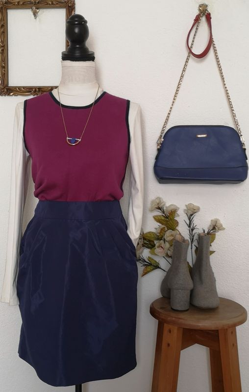 BLUSA TEJIDA Y FALDA CON PALETONES