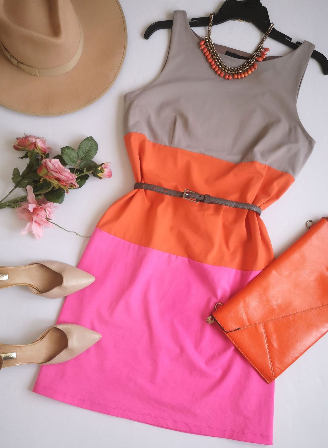 VESTIDO INCLUYE CINCHO 