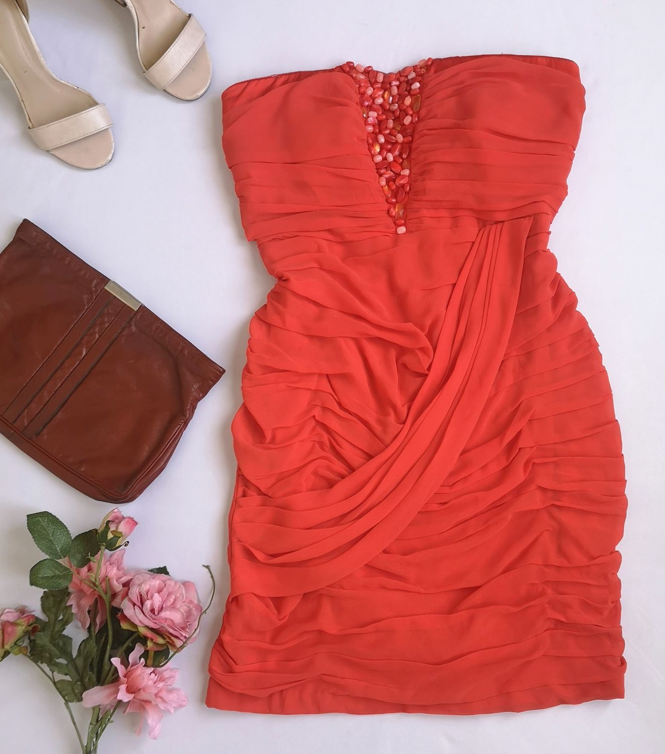VESTIDO CORRUGADO BORDADO DE ARRIBA