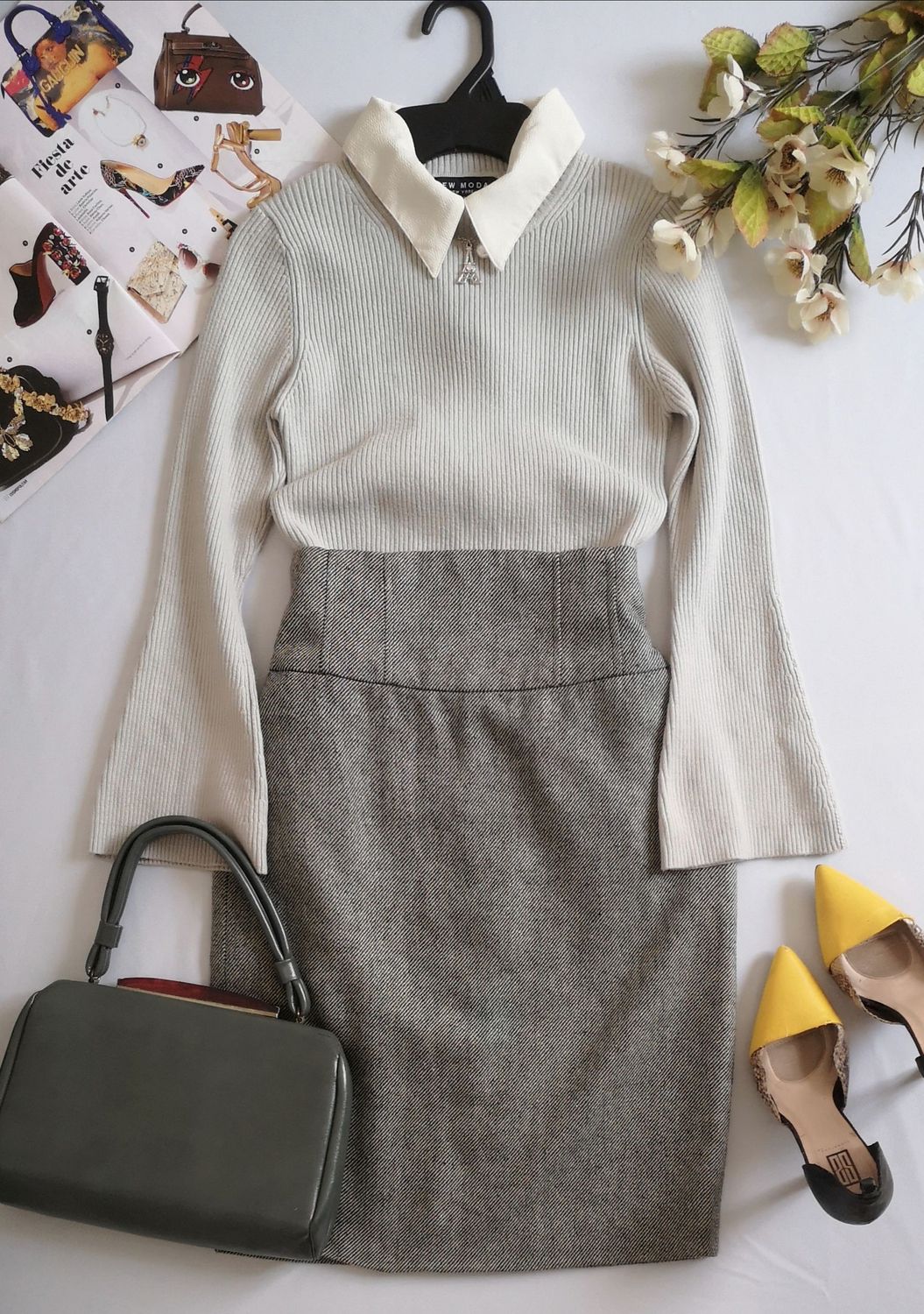 BLUSA ACANALADA CON FALDA LÁPIZ 