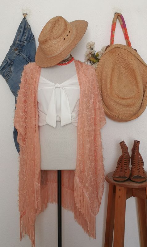 KIMONO CON FLECOS Y BLUSA DE TIRANTES