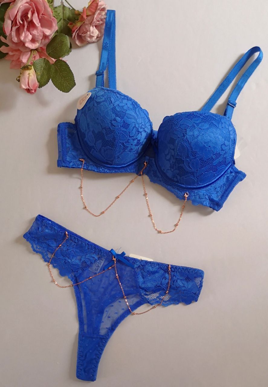 CONJUNTO DE ENCAJE CON CADENA