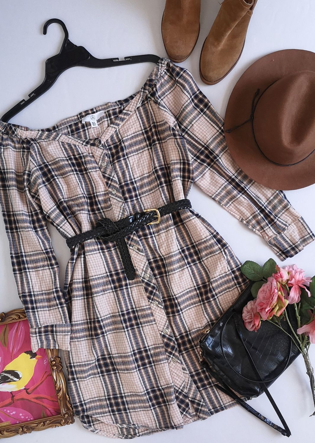 VESTIDO HOMBROS DESCUBIERTOS INCLUYE CINCHO