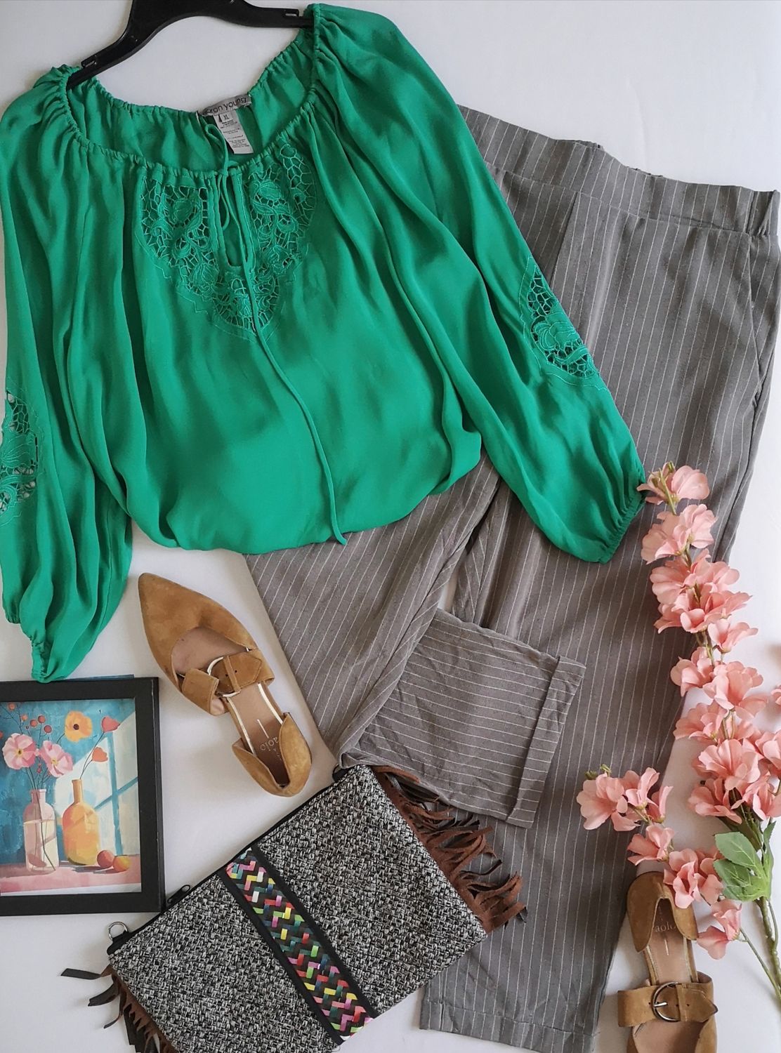 BLUSA  BORDADA Y PANTALÓN TIPO JOGGER 💙