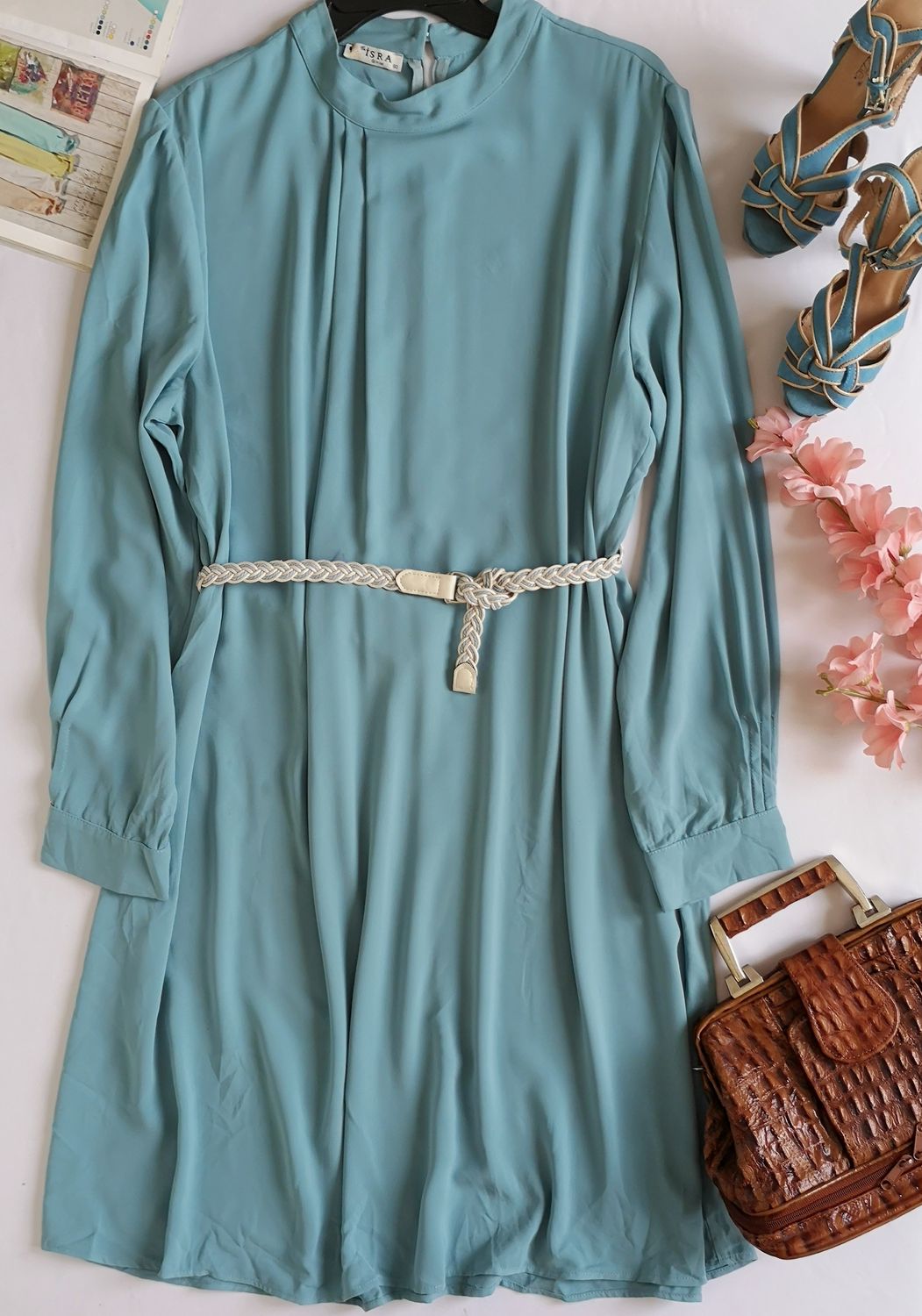 VESTIDO CUELLO CERRADO INCLUYE CINCHO