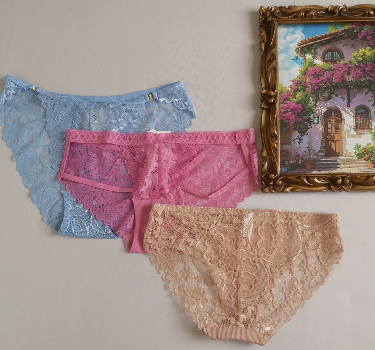 SET DE 3 PANTIS DE ENCAJE