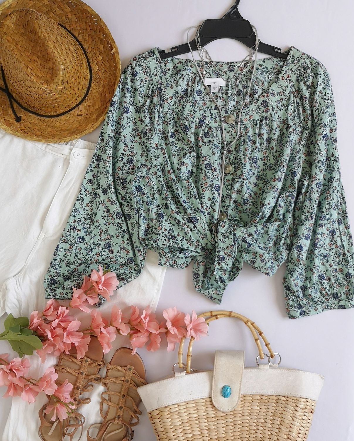 BLUSA CUELLO EN U DE ALGODÓN INCLUYE COLLAR 
