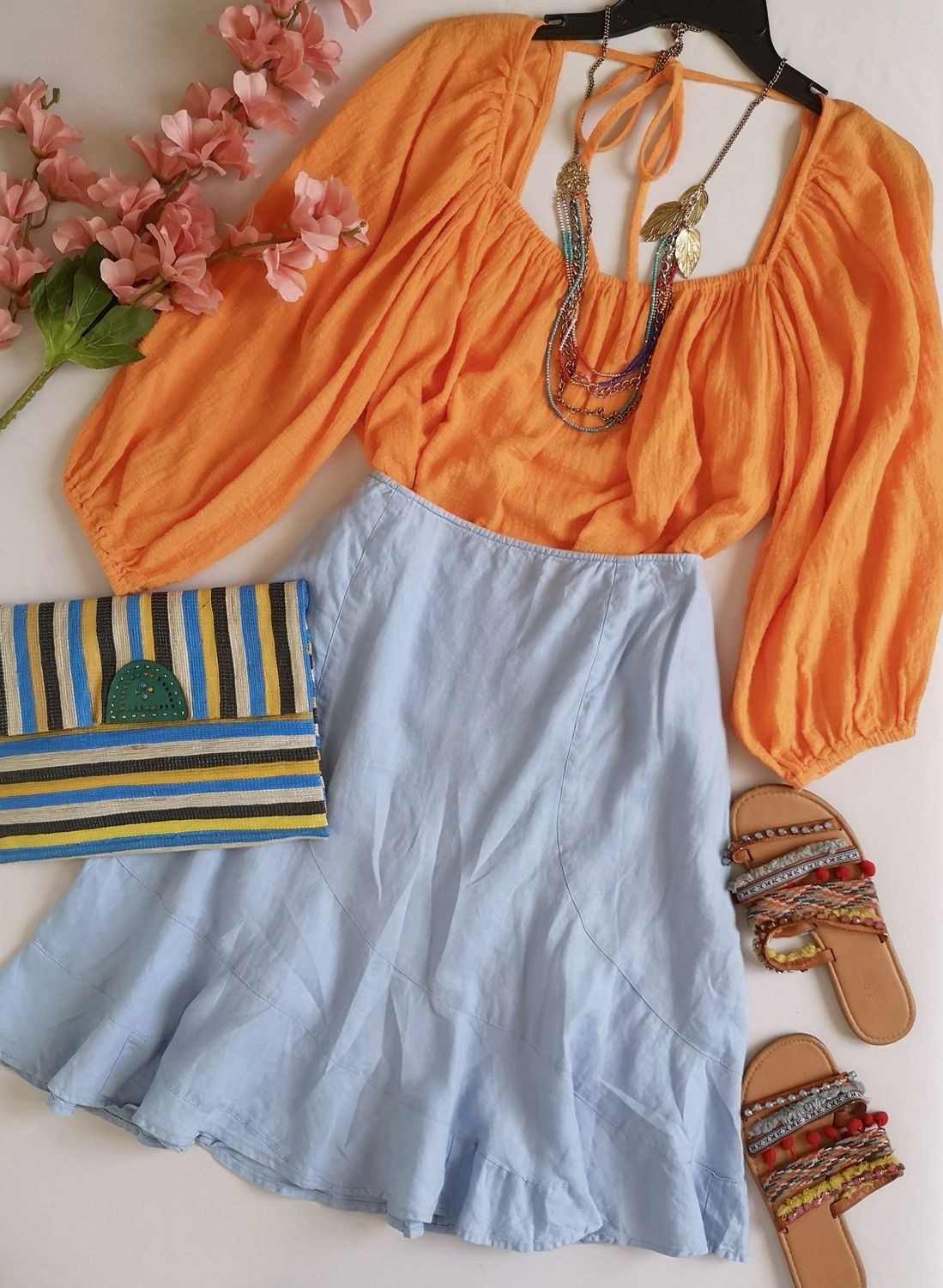 BLUSA MANGAS BOMBACHAS ANCHA DE ABAJO Y FALDA DE LINO
