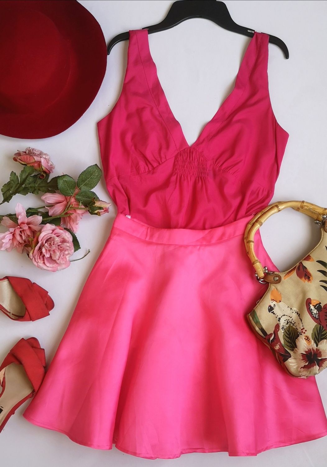 BLUSA CON FALDA TIPO SEDA