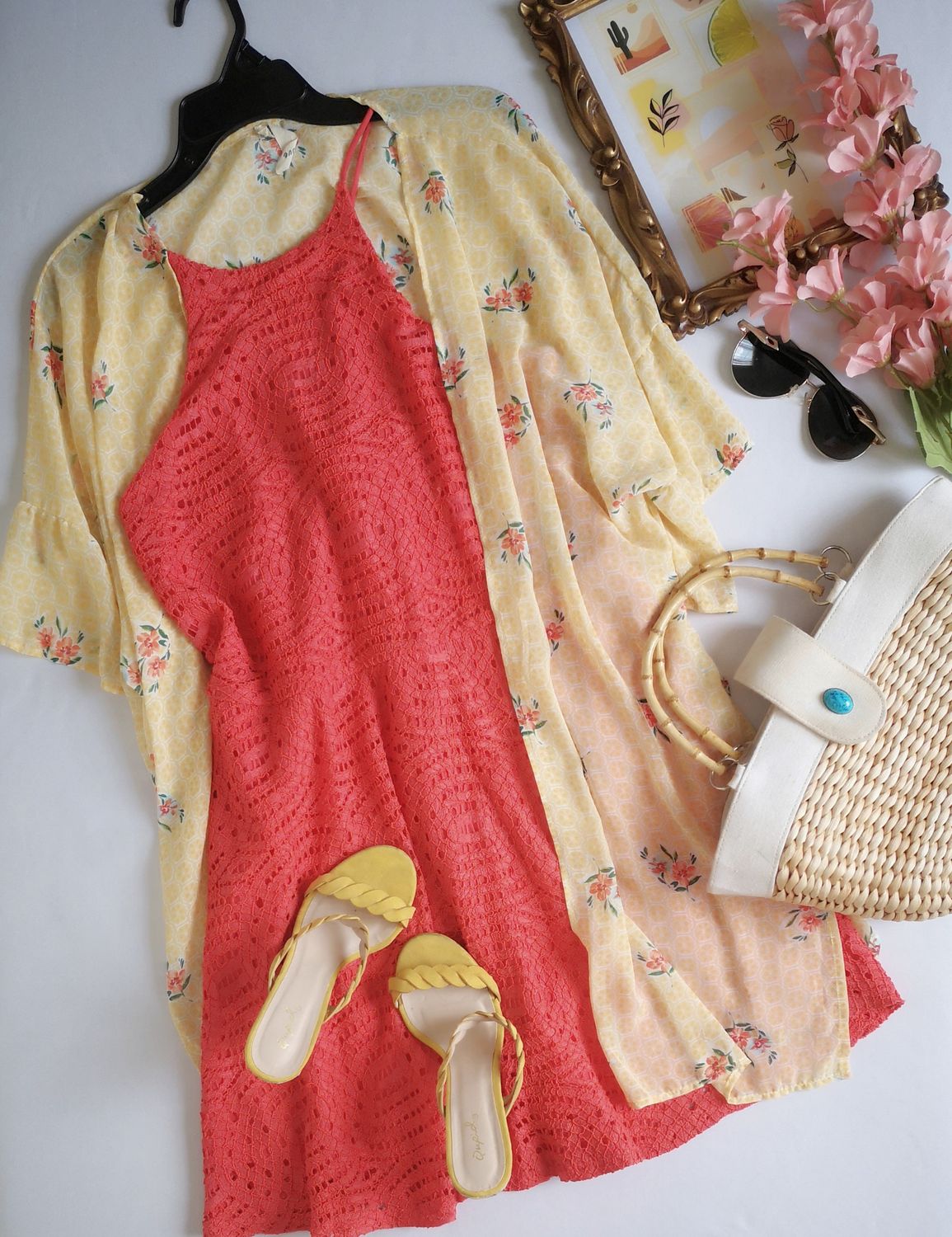 KIMONO DE CHIFÓN Y VESTIDO HALTER DE ENCAJE ⚓