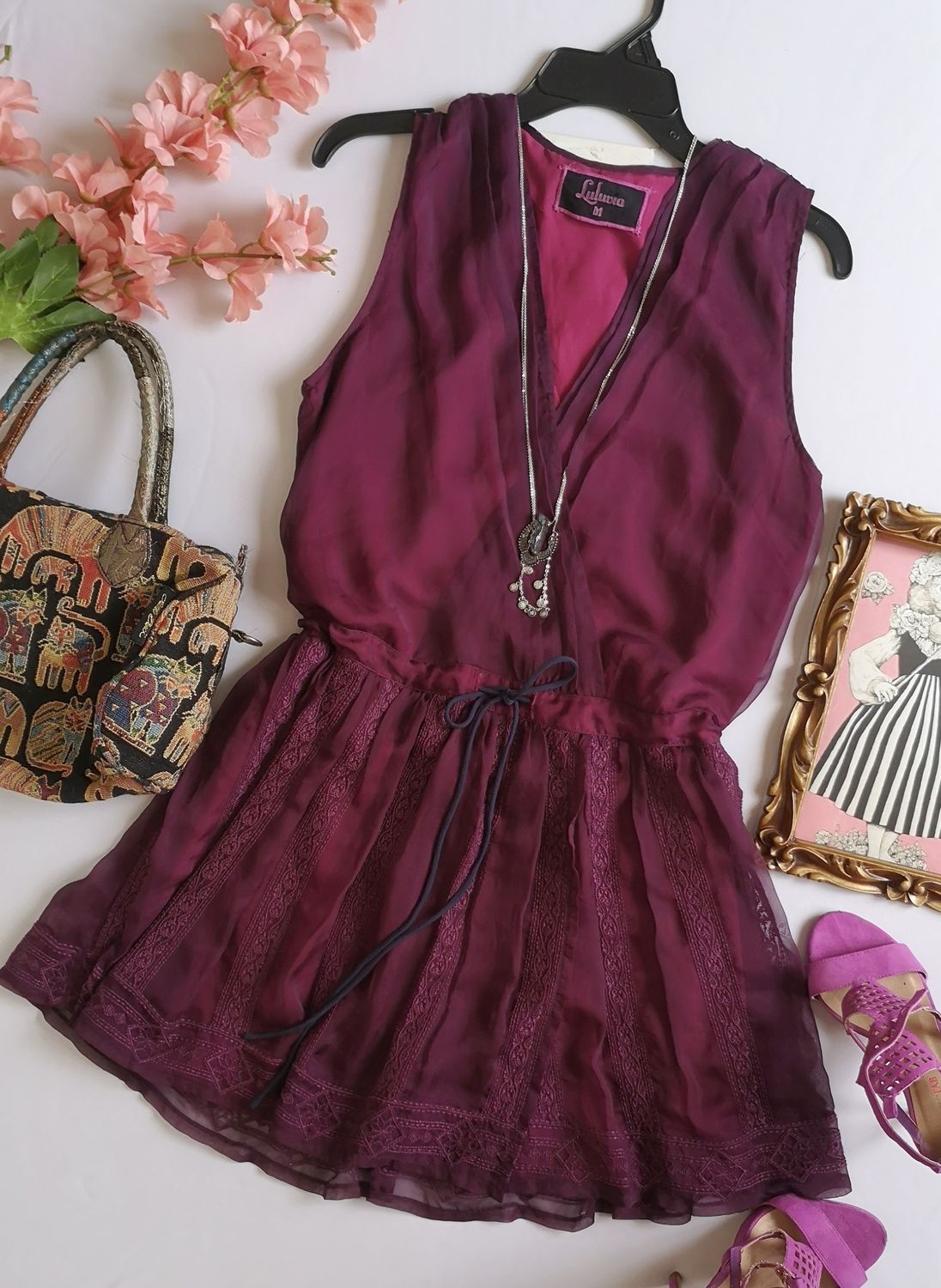 VESTIDO BORDADO DE ABAJO INCLUYE COLLAR