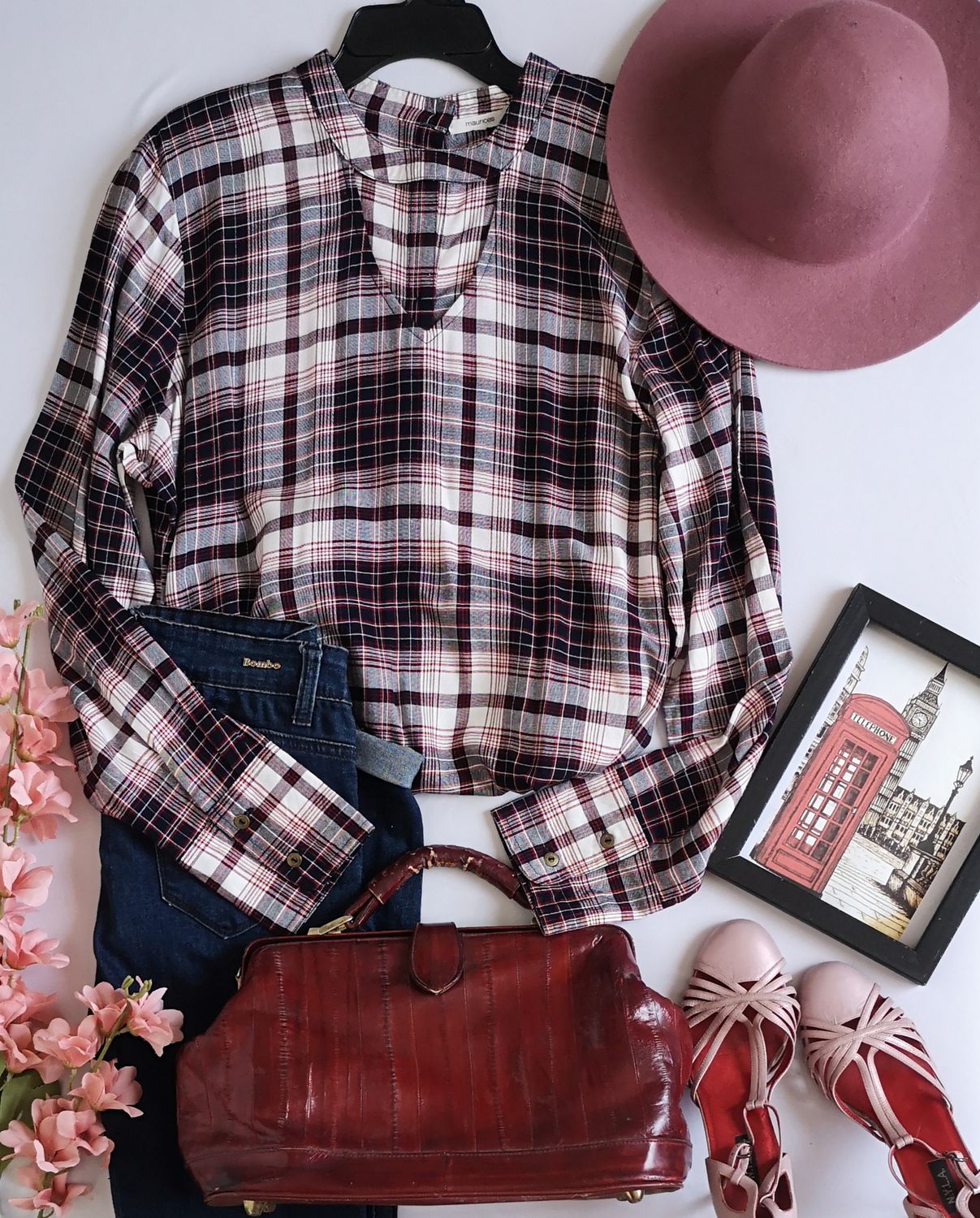 BLUSA CON BOTONES ATRÁS