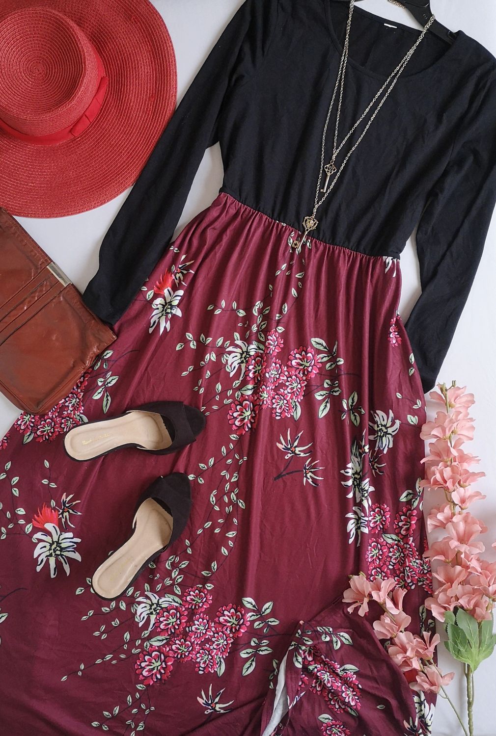 MAXI VESTIDO CON BOLSAS A LOS LADOS INCLUYE COLLAR