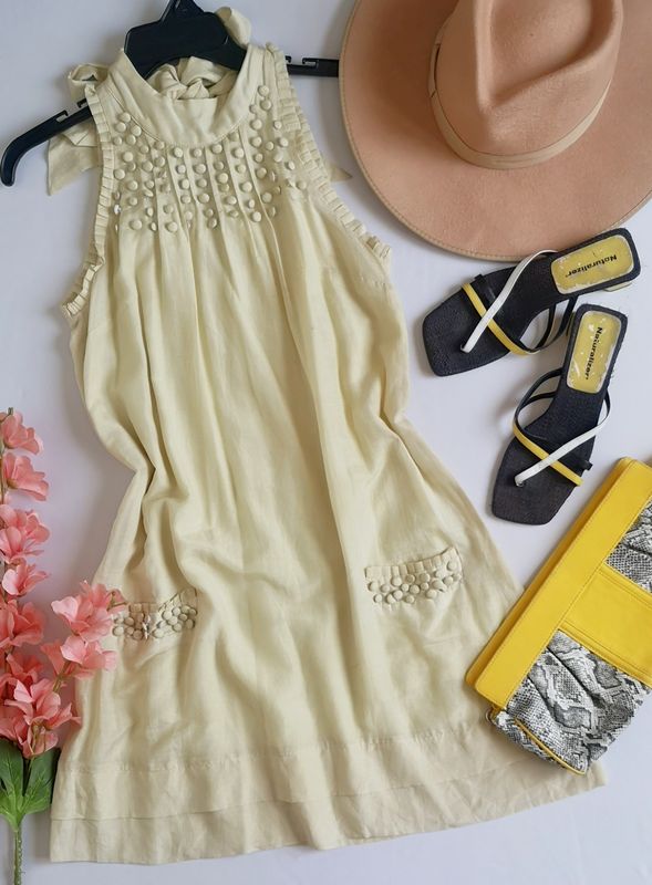 VESTIDO TIPO HALTER BORDADO DE BOTONES 💙