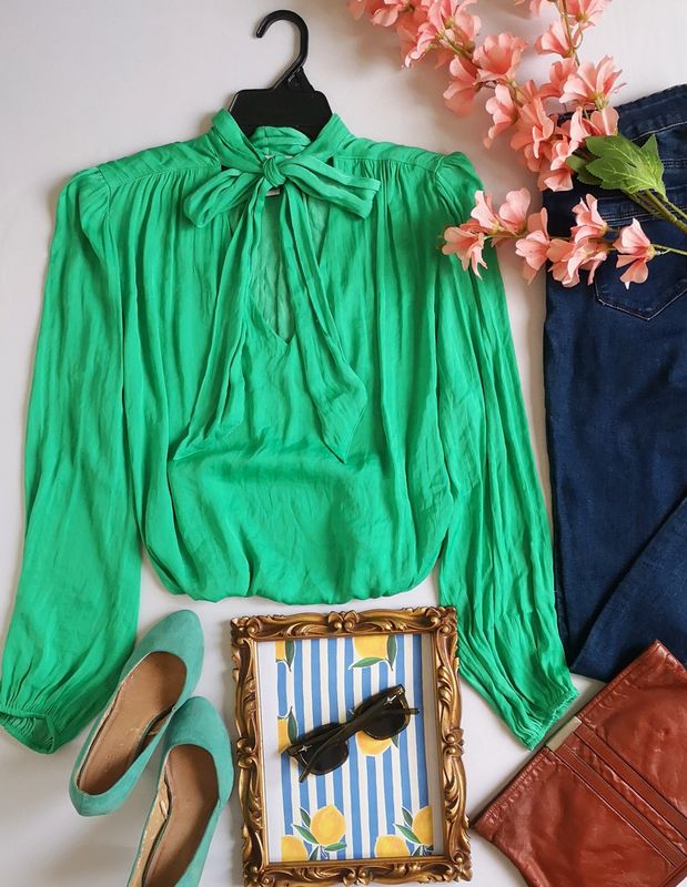 BLUSA CON CINTO