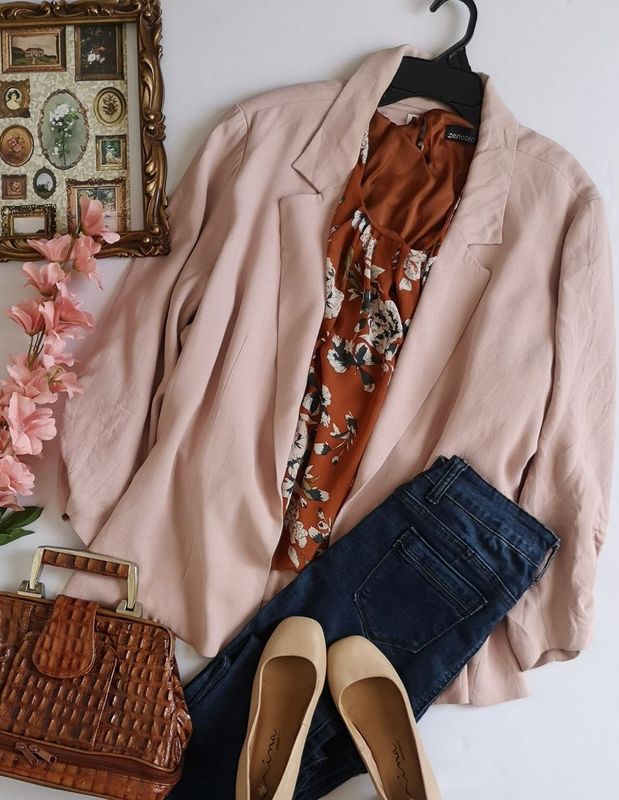 BLAZER Y BLUSA DE CHIFÓN 