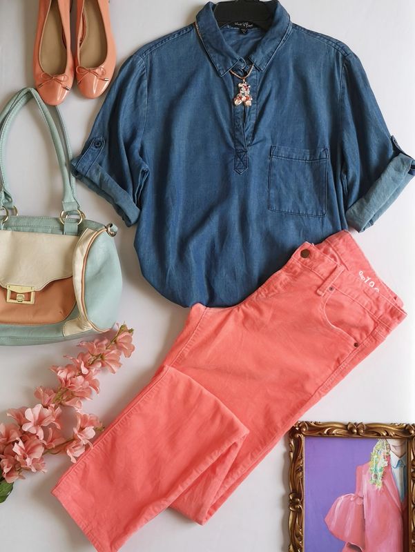 PANTALÓN REAL STRAIGHT Y BLUSA DE LONA SUAVE