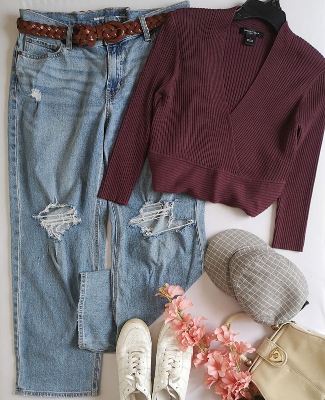 JEANS BOYFRIEND Y BLUSA TALLADA