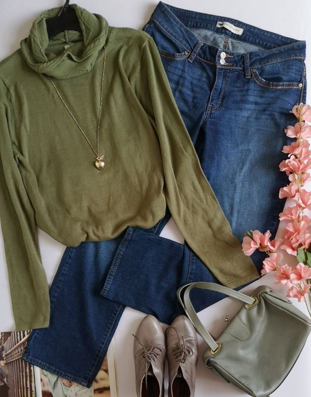 SUÉTER LARGO CON JEANS