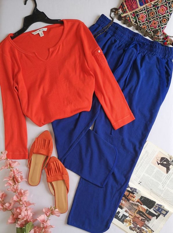BLUSA TALLADA CON PANTALÓN TIPO JOGGER  ⚓