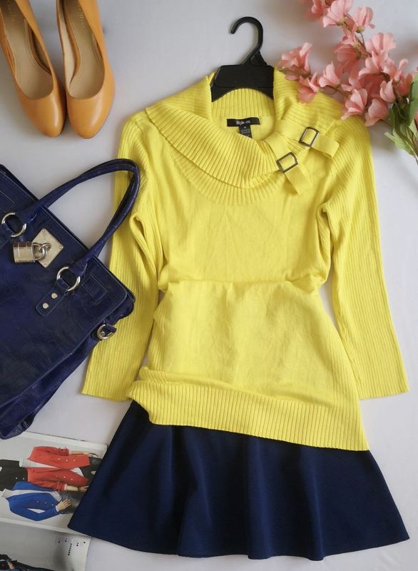 BLUSA CUELLO ANCHO CON FALDA CAMPANA 