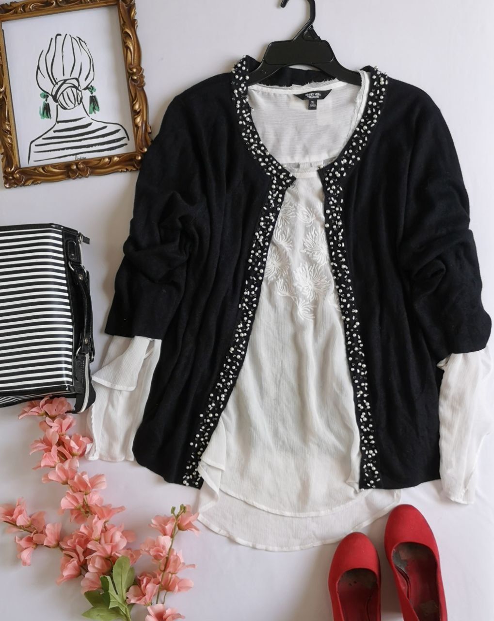 SUÉTER BORDADO CON PERLAS Y BLUSA DE CHIFÓN ⚓
