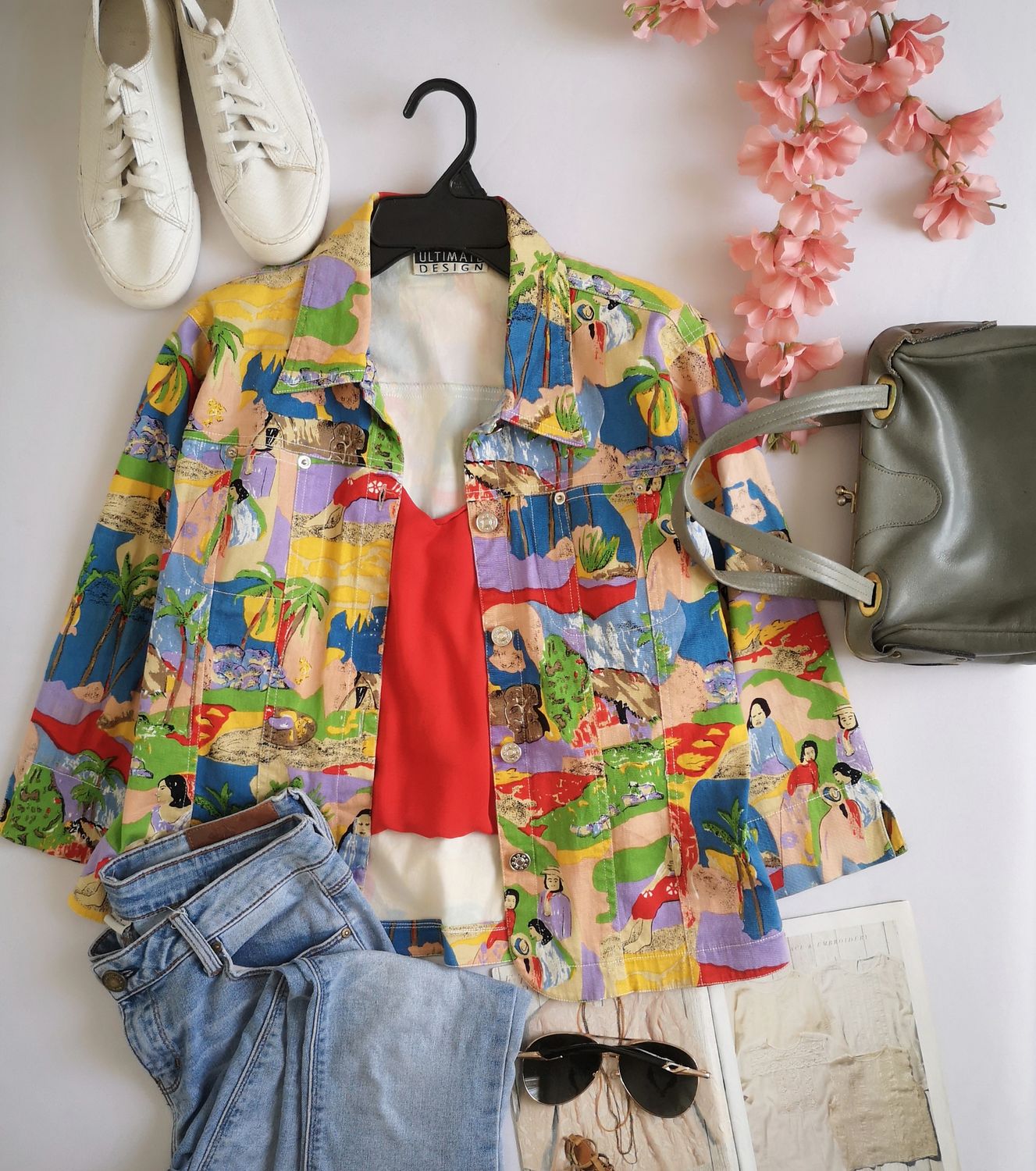 CHAQUETA DE ALGODÓN Y BLUSA CUELLO EN V