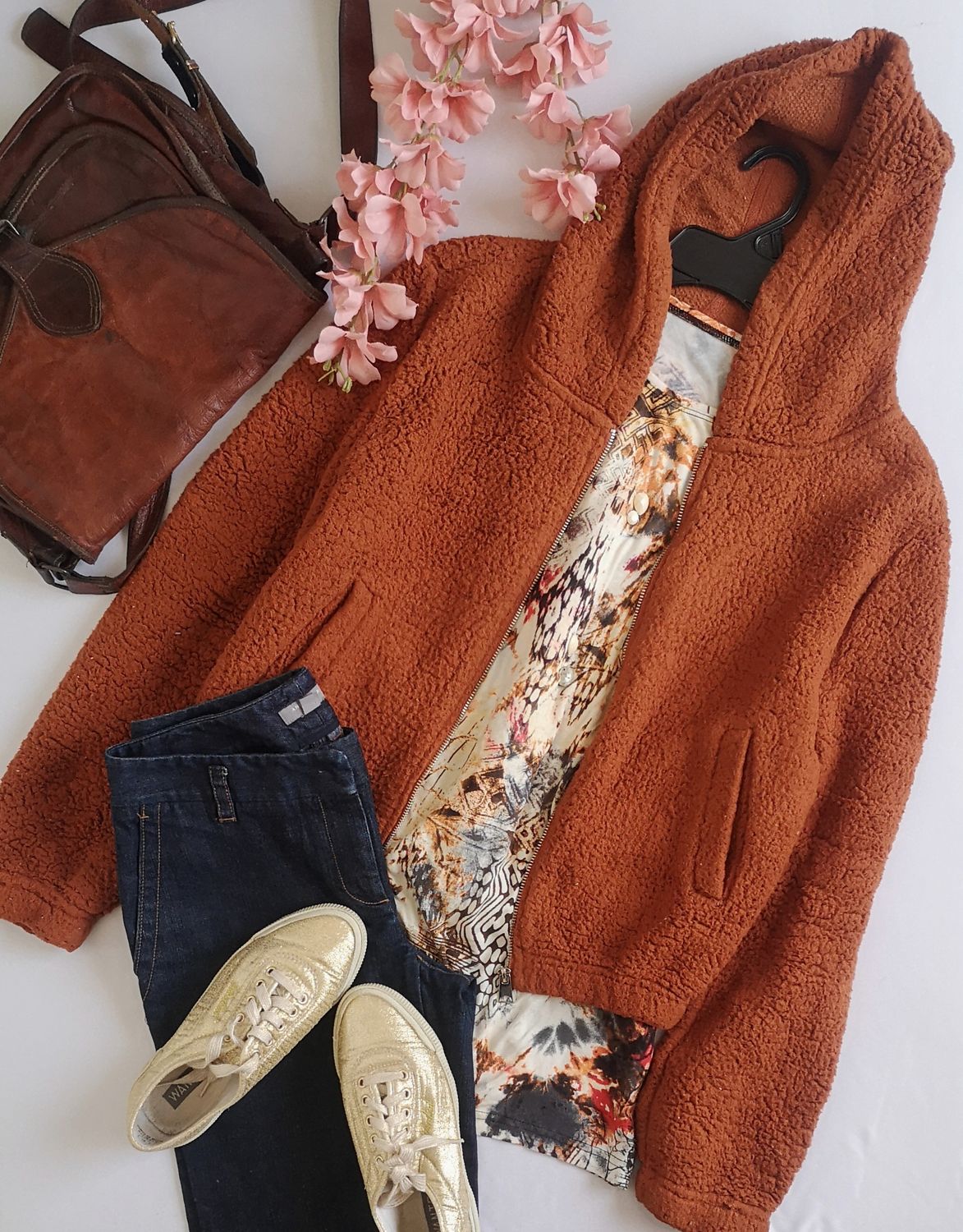 BOMBER JACKET Y BLUSA MANGA CORTA