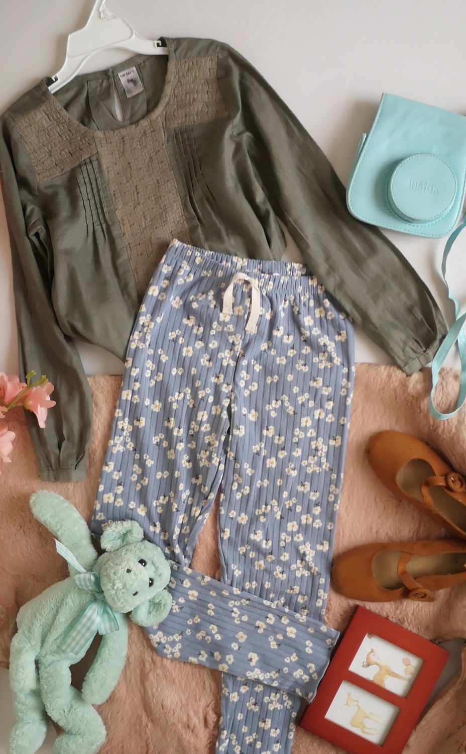 PANTALÓN TELA SUAVE Y BLUSA CON DETALLES DE TEJIDO