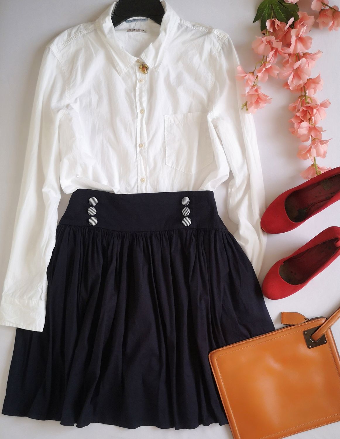 FALDA CON BOLSAS A LOS LADOS Y BLUSA DE ALGODÓN 💙