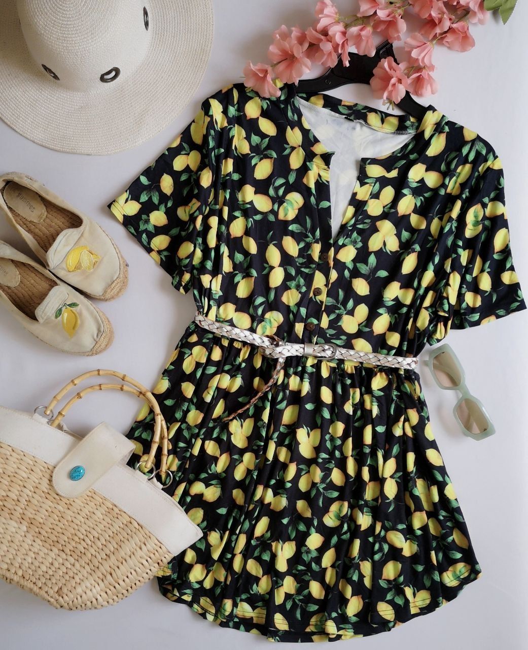 VESTIDO CORTO INCLUYE CINCHO 