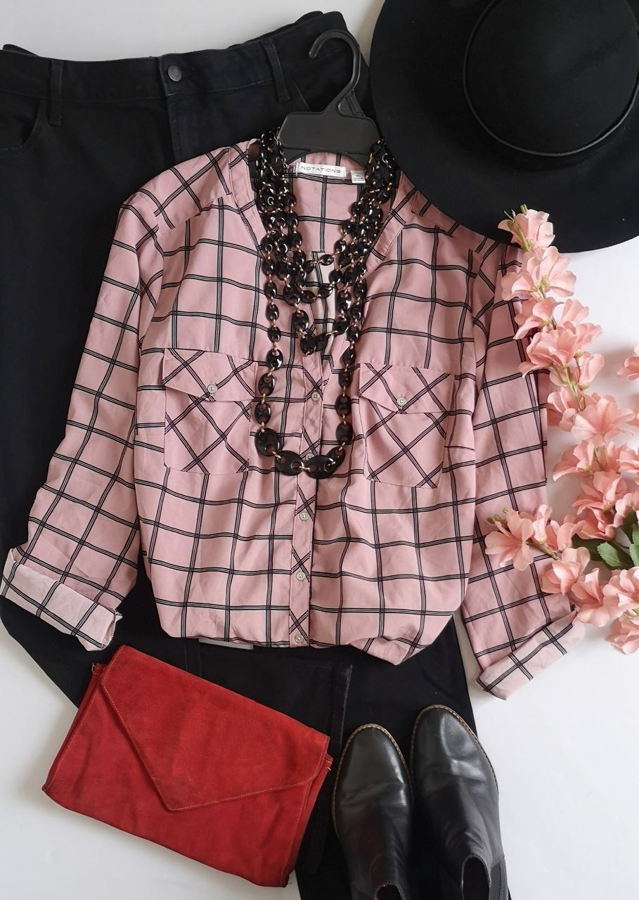 BLUSA CON BOLSAS