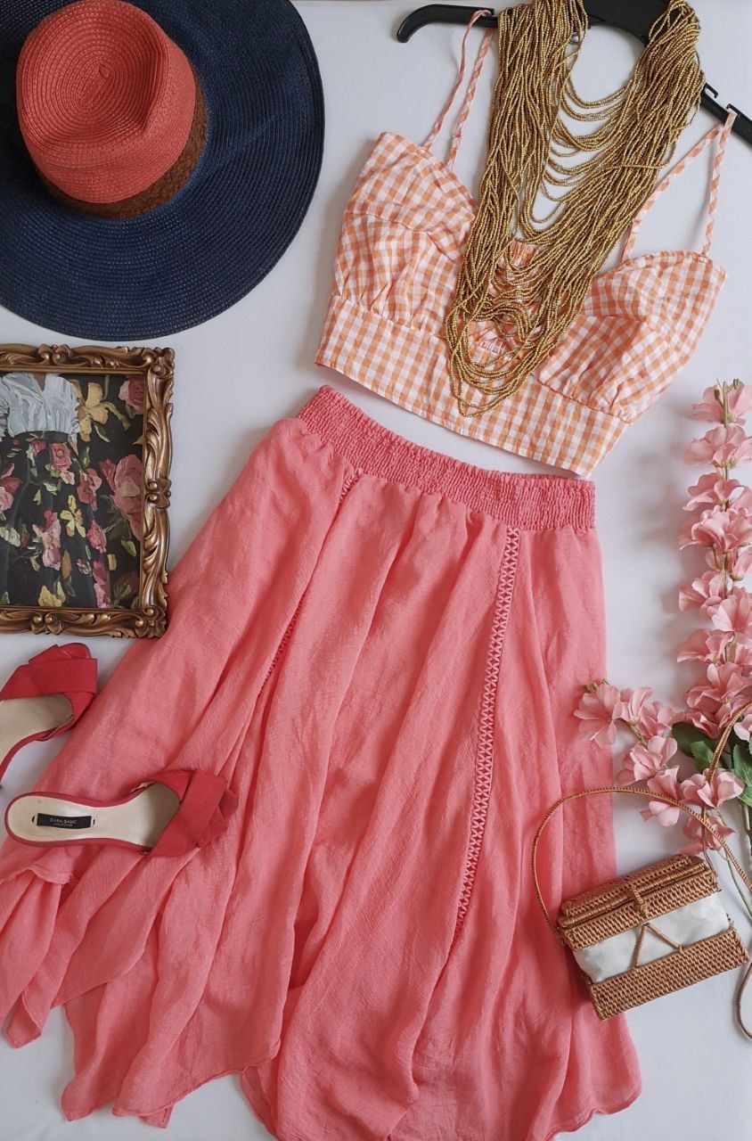 CROPTOP CON FALDA ASIMÉTRICA 