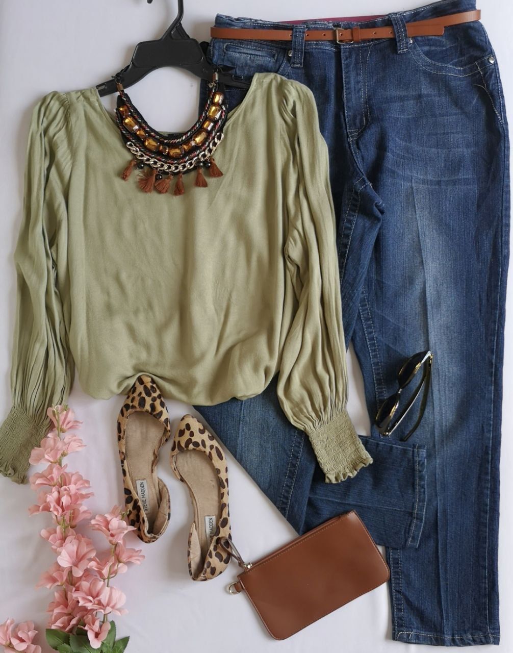 BLUSA MANGA LARGA CON JEANS